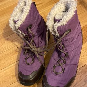 Columbia snow boots with insulation
